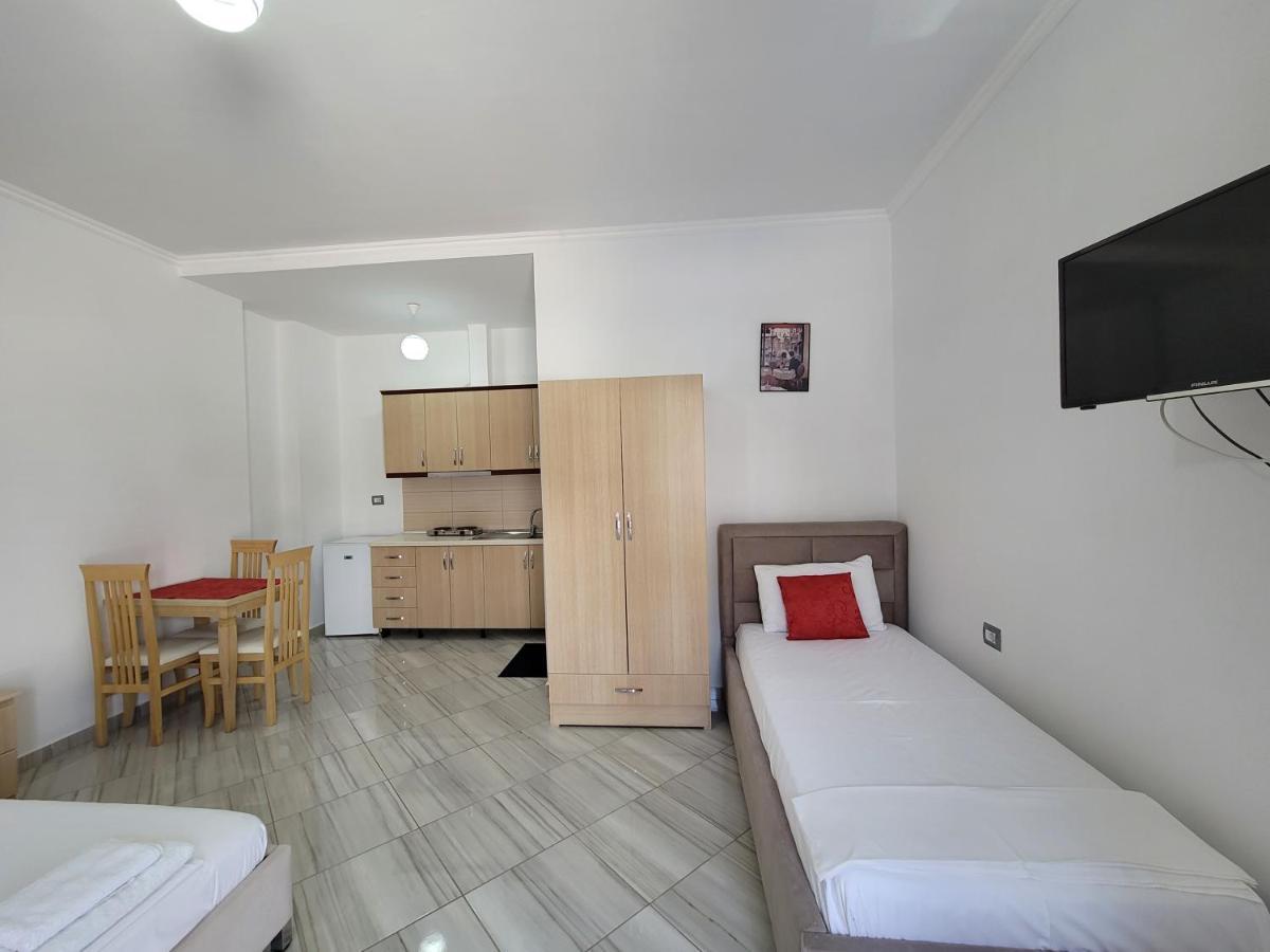 Vila Mario Aparthotel Ksamil Bagian luar foto