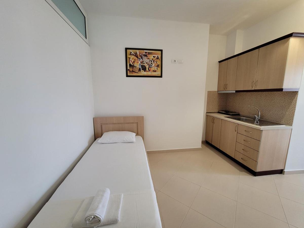Vila Mario Aparthotel Ksamil Bagian luar foto